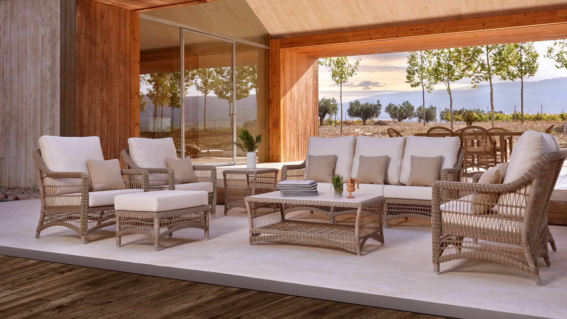 23883-Sofa-Arena-Seashell-Polyrod-Skyline-Design-0-1